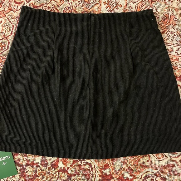 High Waisted A Line Corduroy Skirt with shorts - Halara NWT medium! - Picture 4 of 10